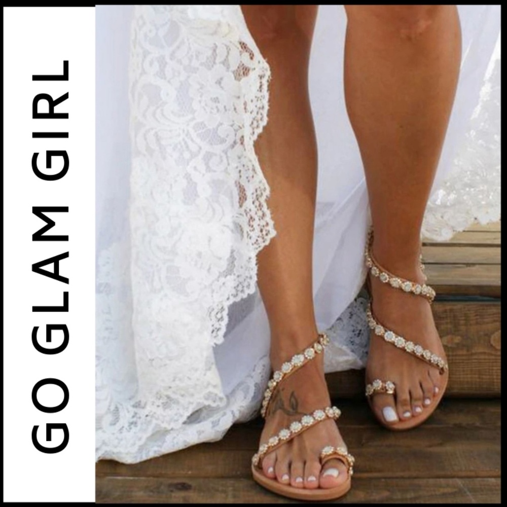 NWT Chic Roman-Inspired Strappy Sandals - Picture 1 of 8